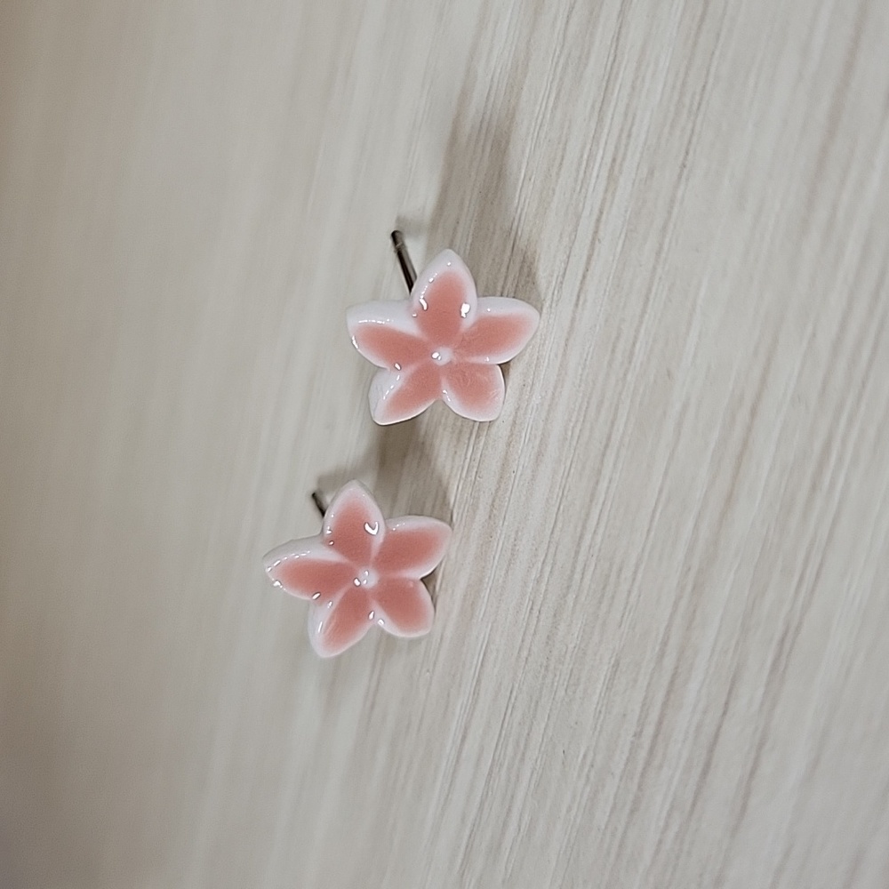 Plumeria Flower Ceramic Stud Earrings - Picture 6 of 8